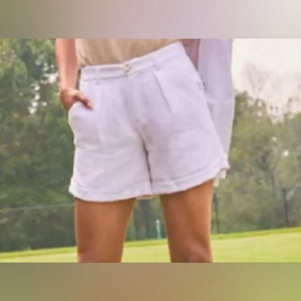 Ecru Double Weave Cuffed Shorts in Crinkle White size 4 lined
